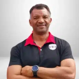 Émile Ntamack, figure emblématique du rugby et conférencier sur l’esprit d’équipe