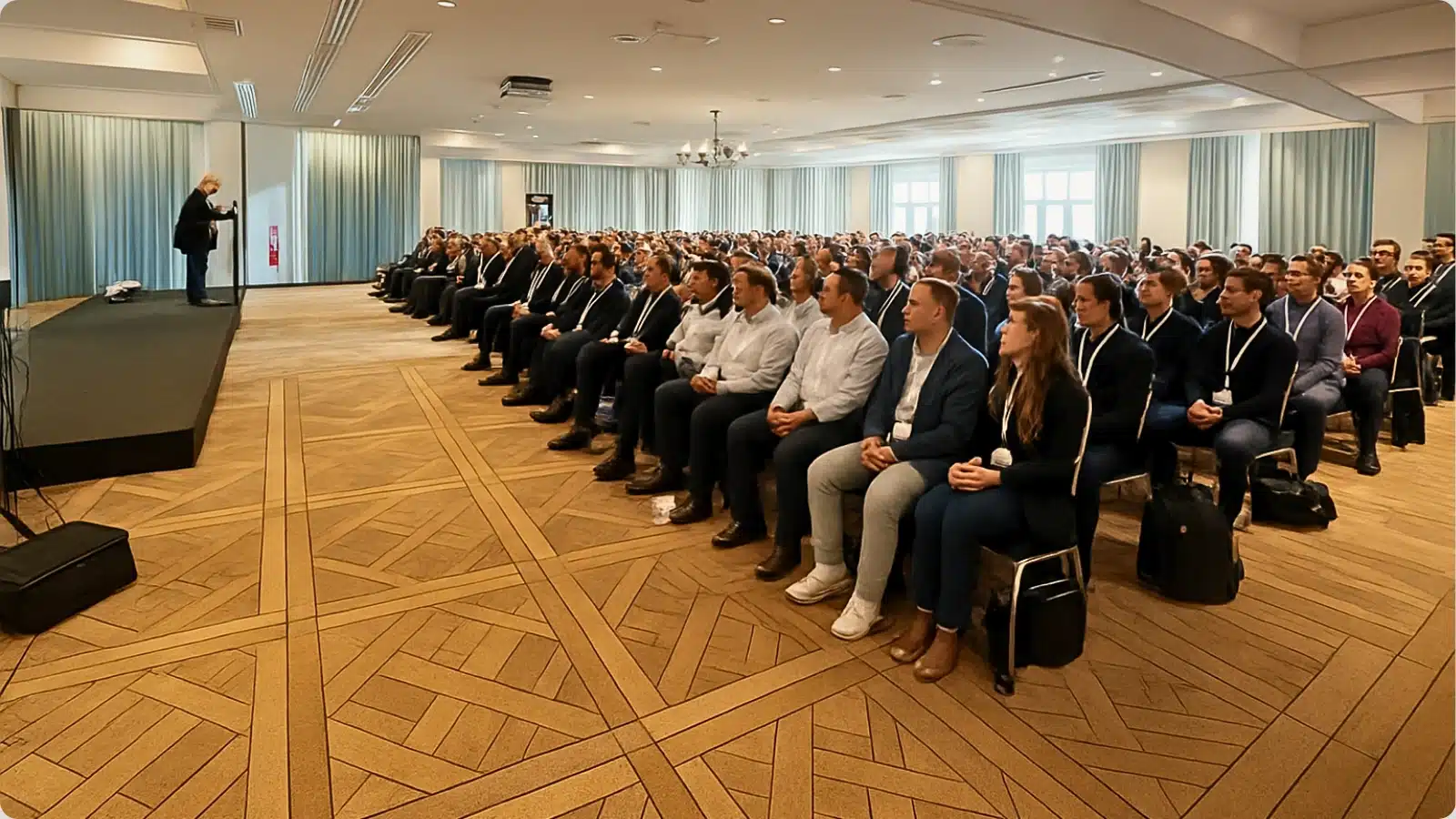 Faire appel à une agence de conférenciers doit être la première étape de votre préparation d’une conférence d’entreprise. Découvrez pourquoi.