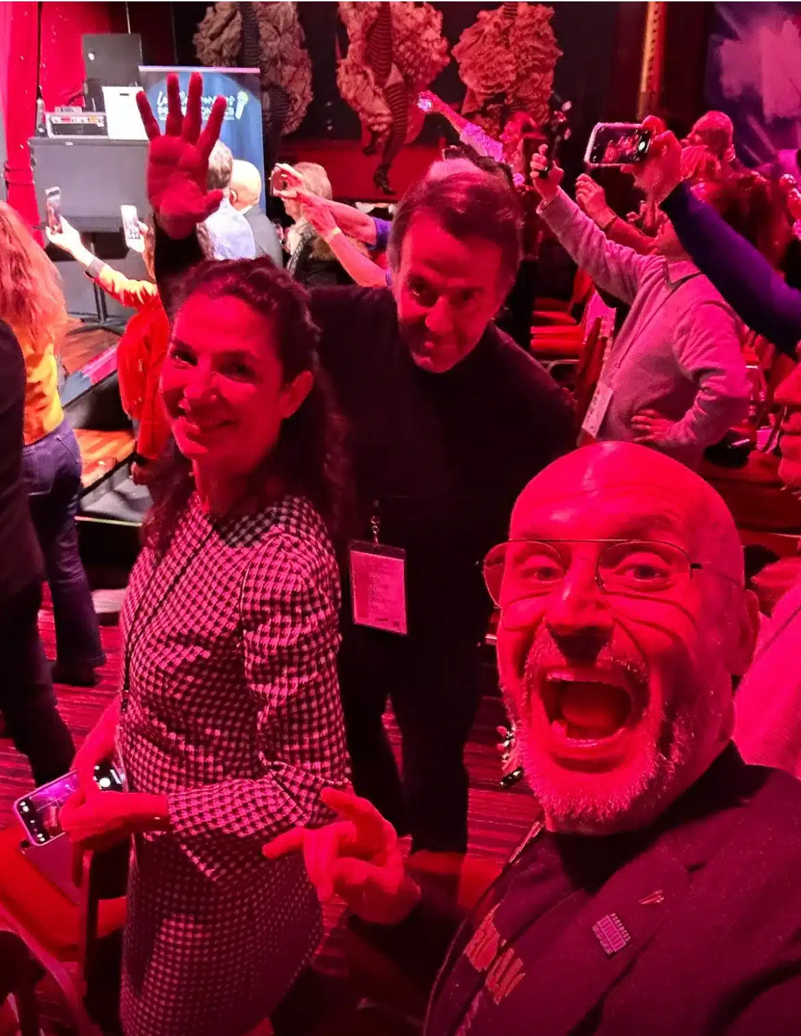 Caroline de la Mardière en présence des conférenciers Michaël Aguilar et Fred Colantonio